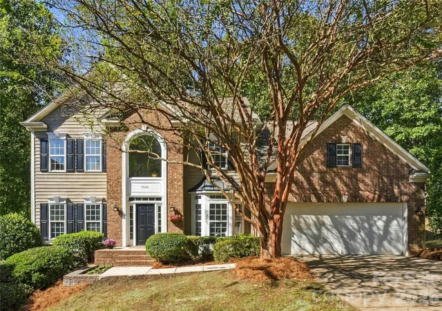 Photo 1 of Single family home for sale at 7900 Wilby Holw Dr, Charlotte, NC 28270 | MLS# 4437204 | Listing updated on 2026-10-23