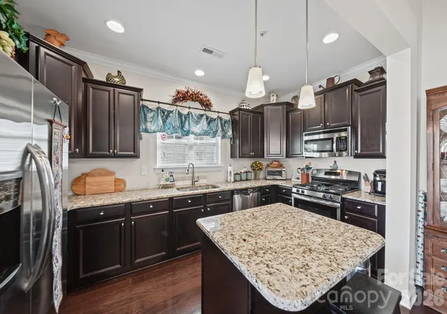 Listing Photo 4 - Condo for sale in building located at 11621 Brachetto Pl, Charlotte, NC 28277