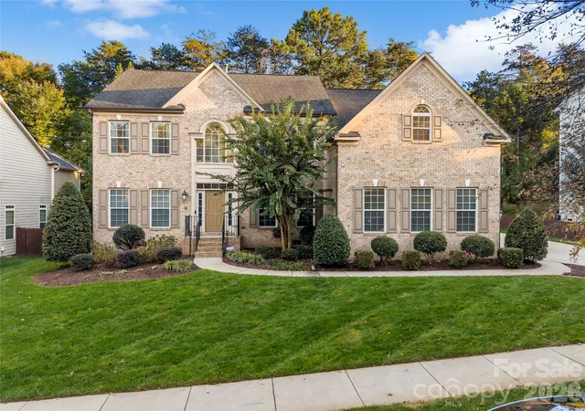 Photo 1 of Single family home for sale at 10722 Drake Hl Dr, Huntersville, NC 28078 | MLS# 4437228 | Listing updated on 2026-10-29