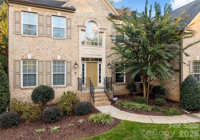 Photo 1 of Single family home for sale at 10722 Drake Hl Dr, Huntersville, NC 28078 | MLS# 4437228 | Listing updated on 2026-10-29