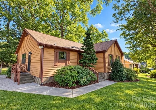 Photo 1 of Single family home for sale at 9501 Wood Beam Ct, Mint Hill, NC 28227 | MLS# 4437243 | Listing updated on 2026-10-30