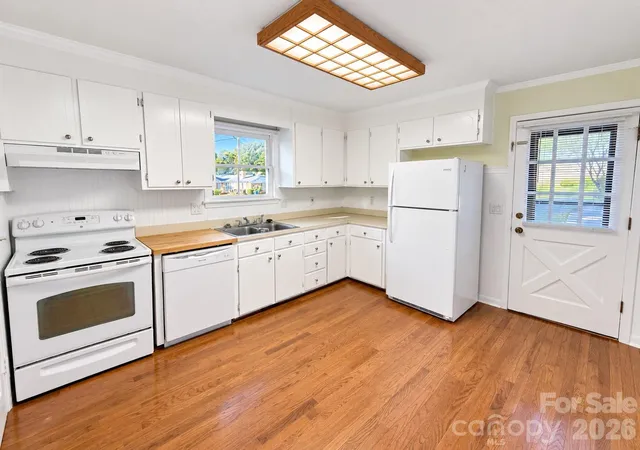 Photo 3 of Single family home for sale at 9501 Wood Beam Ct, Mint Hill, NC 28227 | MLS# 4437243 | Listing updated on 2026-10-30