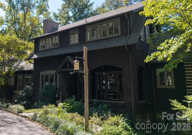 Photo 2 of Single family home for sale at 40 Canterbury Rd N, Asheville, NC 28801 | MLS# 4437245 | Listing updated on 2026-10-29