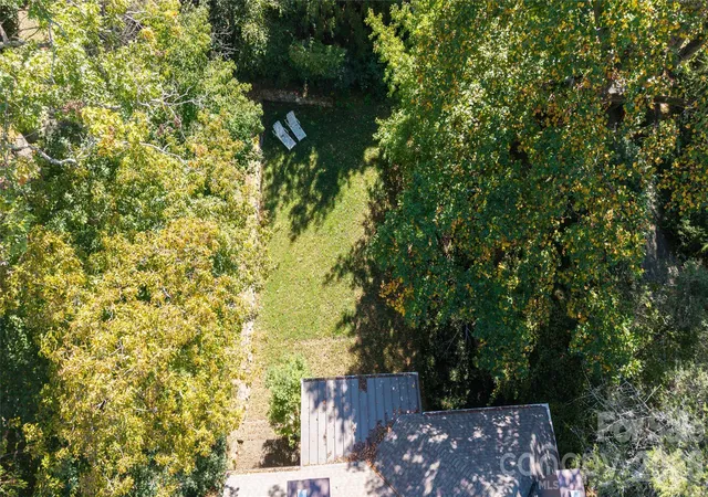 Photo 3 of Single family home for sale at 40 Canterbury Rd N, Asheville, NC 28801 | MLS# 4437245 | Listing updated on 2026-10-29