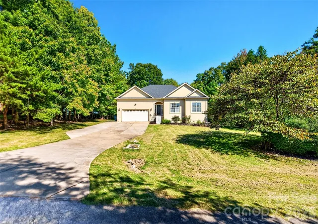 Photo 1 of Single family home for sale at 6160 Neptune Dr, Denver, NC 28037 | MLS# 4437250 | Listing updated on 2026-10-24