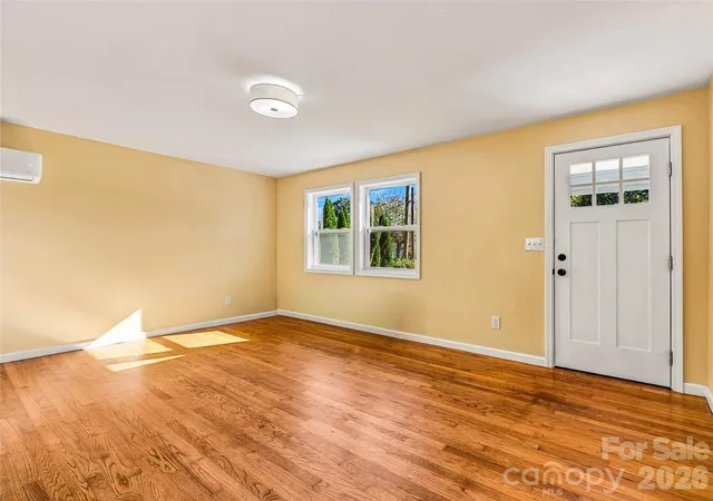 Photo 3 of House for sale at 33 Phipps St, Weaverville, NC 28787 | MLS# 4437251 | Listing updated on 2026-10-23