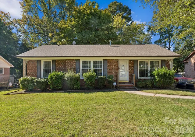 Photo 1 of Single family home for sale at 4201 Westridge Dr, Charlotte, NC 28208 | MLS# 4437270 | Listing updated on 2026-10-26
