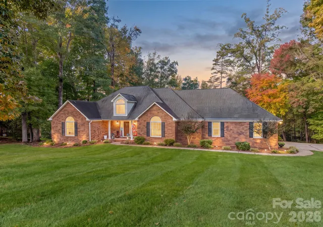 Single family home for sale at 184 Foxglove Dr, Statesville, NC 28625 | MLS# 4437293