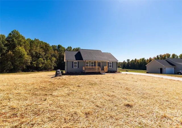 Photo 2 of Single family home for sale at 201 Springlake Rd, York, SC 29745 | MLS# 4437296 | Listing updated on 2026-10-24