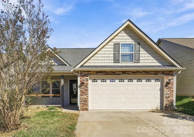 Photo 2 of Single family home for sale at 357 Robin Helton Dr, Boiling Springs, SC 29316 | MLS# 4437319 | Listing updated on 2026-10-28