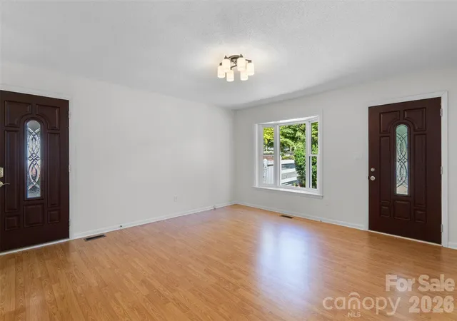 Photo 4 of Single family home for sale at 3275 Bratton Dr, Rock Hill, SC 29732 | MLS# 4437328 | Listing updated on 2026-10-28