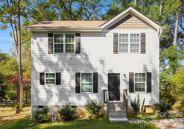 Photo 1 of Single family home for sale at 606 W Border St, Dallas, NC 28034 | MLS# 4437335 | Listing updated on 2026-10-27