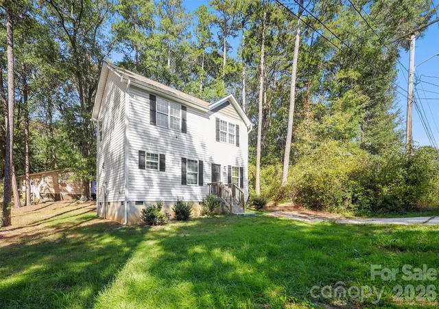 Photo 2 of Single family home for sale at 606 W Border St, Dallas, NC 28034 | MLS# 4437335 | Listing updated on 2026-10-27