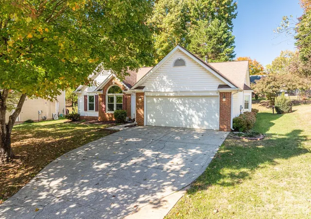 Photo 1 of Single family home for sale at 137 Citation Dr, Mooresville, NC 28117 | MLS# 4437338 | Listing updated on 2026-10-30