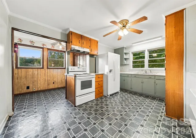 Photo 4 of Single family home for sale at 2438 Watts St, Morganton, NC 28655 | MLS# 4437350 | Listing updated on 2026-10-28
