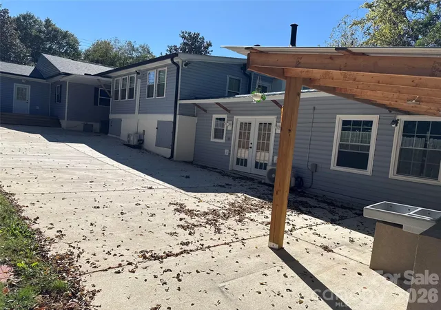 Photo 1 of Single family home for sale at 214 E Springs St, Lancaster, SC 29720 | MLS# 4437369 | Listing updated on 2026-10-27