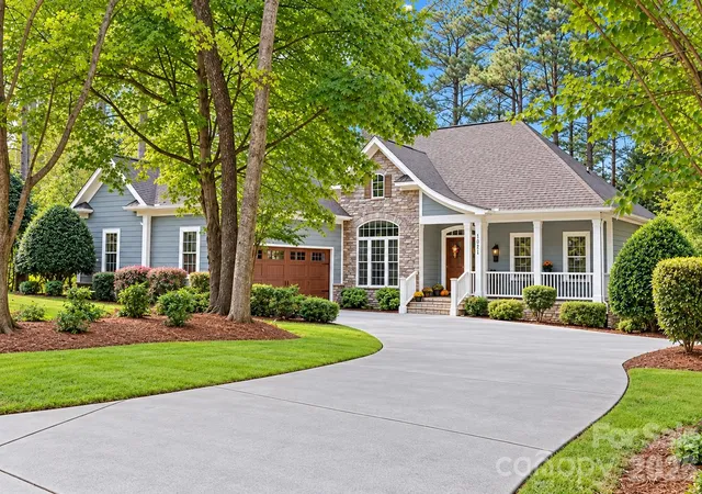 Single family home for sale at 2381 Crofte Dr, Sherrills Ford, NC 28673 | MLS# 4437375