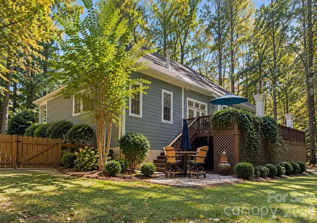 Photo 4 of Single family home for sale at 2381 Crofte Dr, Sherrills Ford, NC 28673 | MLS# 4437375 | Listing updated on 2026-10-28