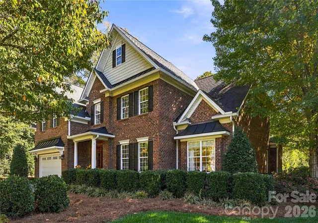 Photo 2 of Single family home for sale at 208 Pear Tree Ct, Fort Mill, SC 29715 | MLS# 4437379 | Listing updated on 2026-10-29