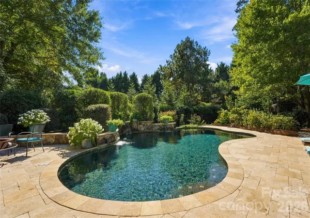 Photo 3 of Single family home for sale at 208 Pear Tree Ct, Fort Mill, SC 29715 | MLS# 4437379 | Listing updated on 2026-10-29
