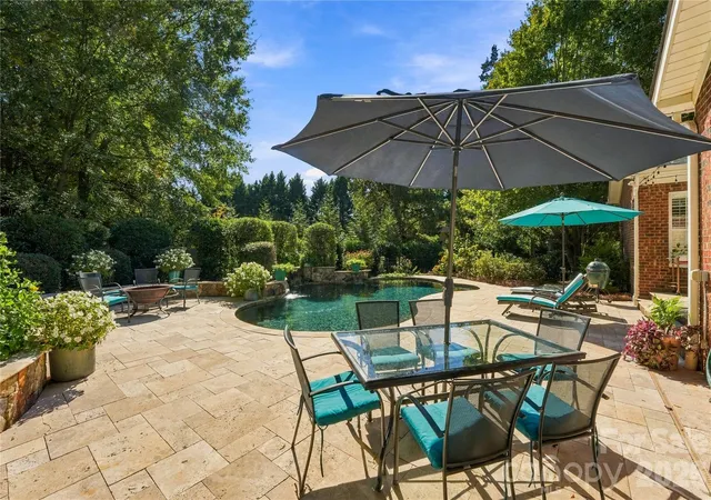 Photo 4 of Single family home for sale at 208 Pear Tree Ct, Fort Mill, SC 29715 | MLS# 4437379 | Listing updated on 2026-10-29