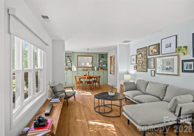 Photo 3 of Single family home for sale at 6441 Bridlewood Ln, Charlotte, NC 28215 | MLS# 4437382 | Listing updated on 2026-10-29