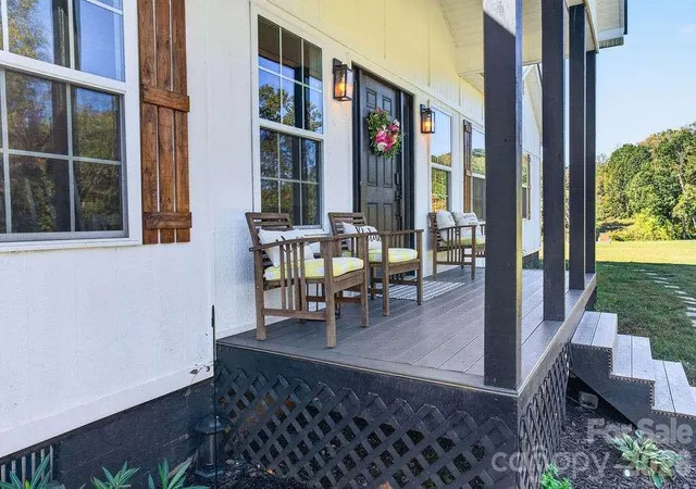 Photo 2 of Single family home for sale at 1347 Crossland Rd, Clover, SC 29710 | MLS# 4437399 | Listing updated on 2026-10-24