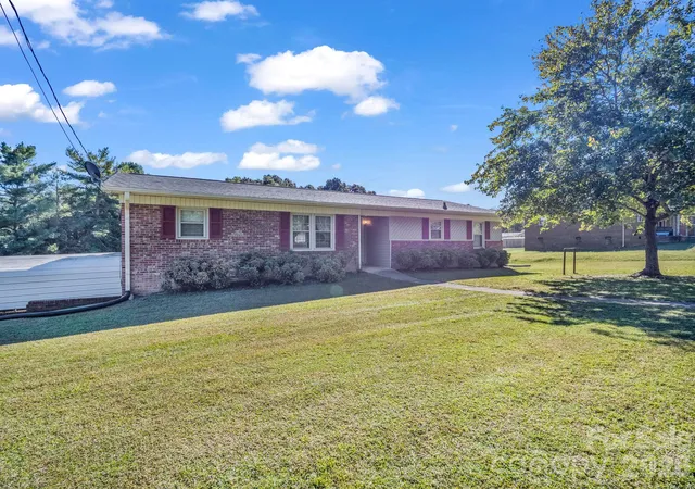 Photo 3 of Single family home for sale at 292 Bridges Dr, Forest City, NC 28043 | MLS# 4437409 | Listing updated on 2026-10-24