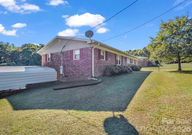 Photo 4 of Single family home for sale at 292 Bridges Dr, Forest City, NC 28043 | MLS# 4437409 | Listing updated on 2026-10-24