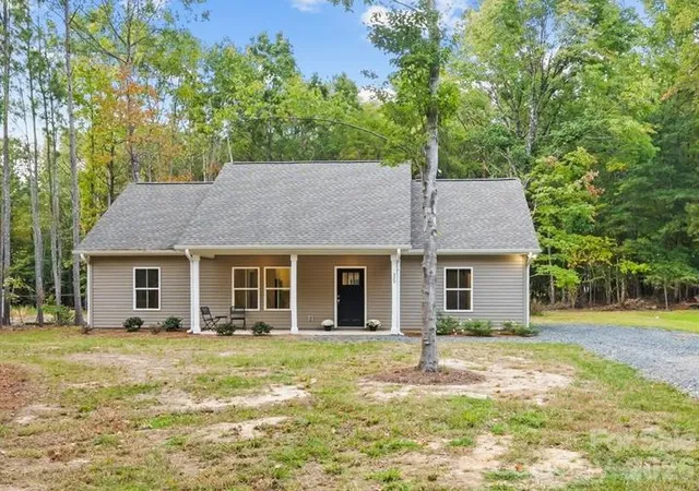 Photo 1 of Single family home for sale at 318 Stanback St, Mount Gilead, NC 27306 | MLS# 4437418 | Listing updated on 2026-10-24