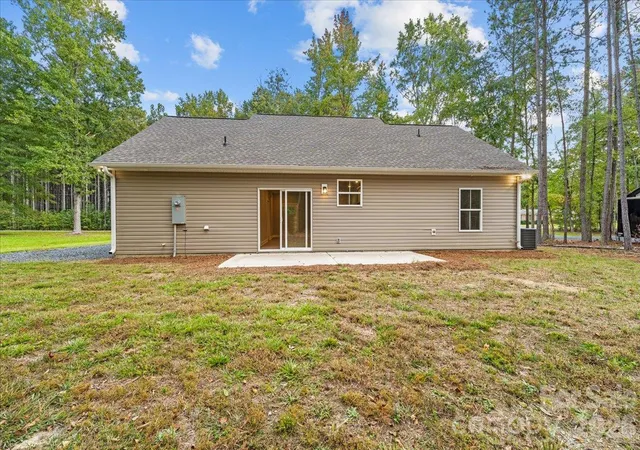 Photo 4 of Single family home for sale at 318 Stanback St, Mount Gilead, NC 27306 | MLS# 4437418 | Listing updated on 2026-10-24