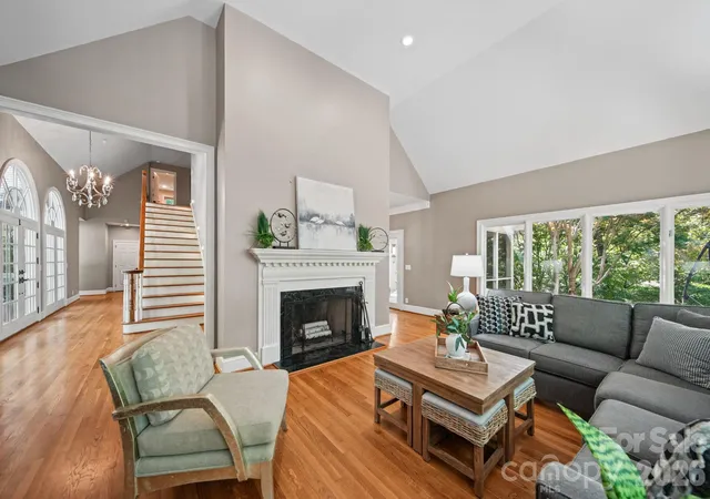 Photo 2 of Single family home for sale at 6 Thornwood Ct, Clover, SC 29710 | MLS# 4437428 | Listing updated on 2026-10-27