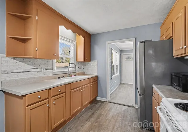 Photo 2 of Single family home for sale at 925 Oak Grv Rd, Kings Mountain, NC 28086 | MLS# 4437434 | Listing updated on 2026-10-26