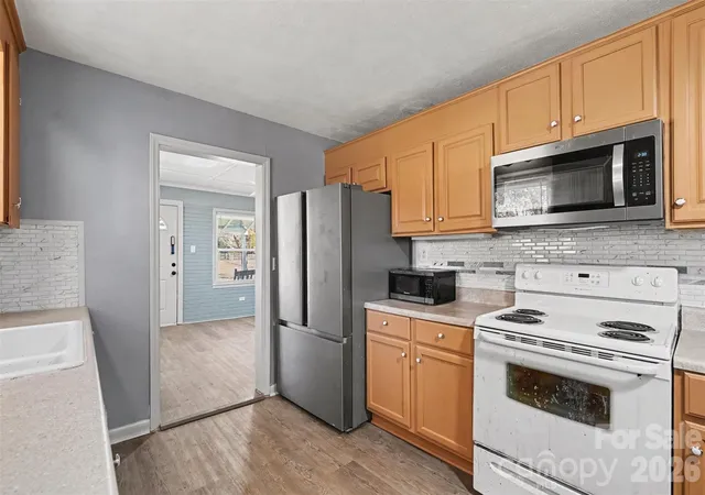 Photo 3 of Single family home for sale at 925 Oak Grv Rd, Kings Mountain, NC 28086 | MLS# 4437434 | Listing updated on 2026-10-26