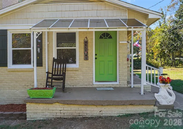 Photo 1 of Single family home for sale at 925 Oak Grv Rd, Kings Mountain, NC 28086 | MLS# 4437434 | Listing updated on 2026-10-26