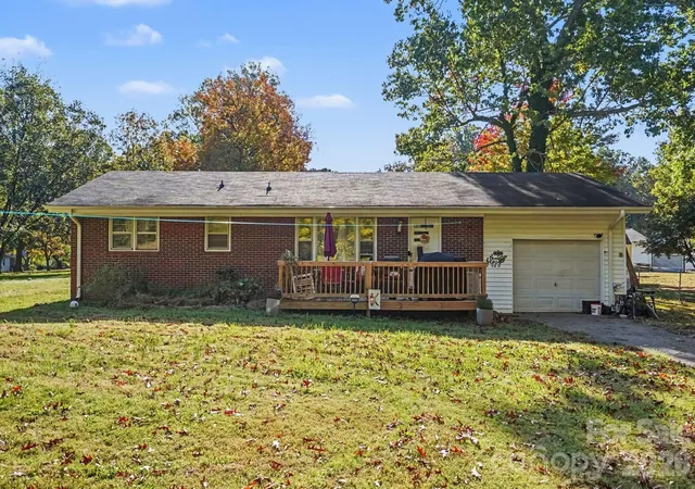 Photo 1 of Single family home for sale at 1224 Beachnut Ln, Salisbury, NC 28146 | MLS# 4437441 | Listing updated on 2026-10-30