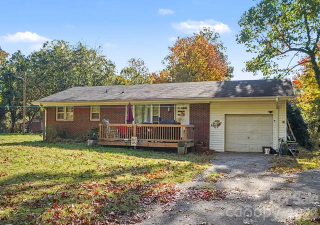 Photo 2 of Single family home for sale at 1224 Beachnut Ln, Salisbury, NC 28146 | MLS# 4437441 | Listing updated on 2026-10-30