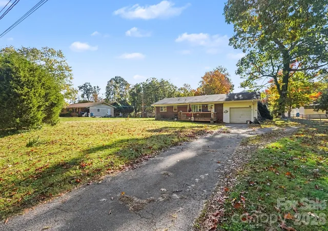 Photo 4 of Single family home for sale at 1224 Beachnut Ln, Salisbury, NC 28146 | MLS# 4437441 | Listing updated on 2026-10-30