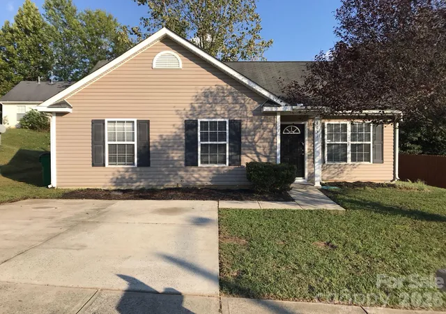 Photo 1 of Single family home for sale at 4631 Palm Breeze Ln, Charlotte, NC 28208 | MLS# 4437444 | Listing updated on 2026-10-28