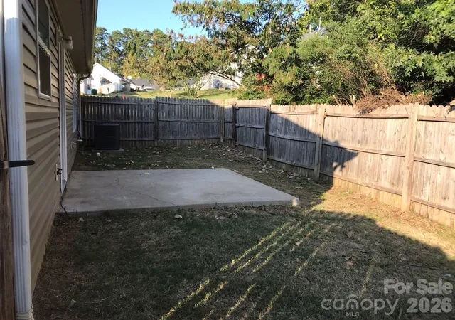 Photo 4 of Single family home for sale at 4631 Palm Breeze Ln, Charlotte, NC 28208 | MLS# 4437444 | Listing updated on 2026-10-28