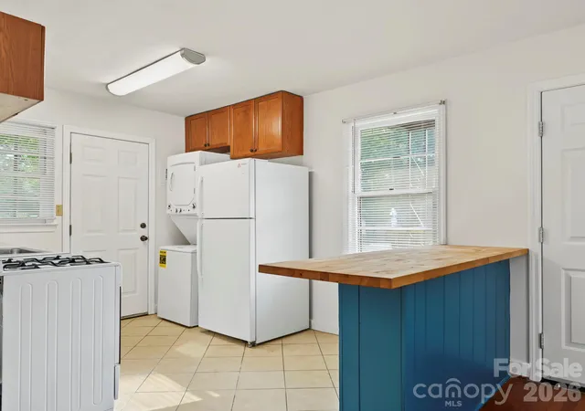 Photo 4 of House for sale at 2500 Shamrock Dr, Charlotte, NC 28205 | MLS# 4437450 | Listing updated on 2026-10-30