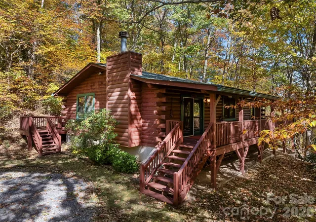 Photo 1 of Single family home for sale at 716 Wolf Laurel Dr, Maggie Valley, NC 28751 | MLS# 4437462 | Listing updated on 2026-10-25