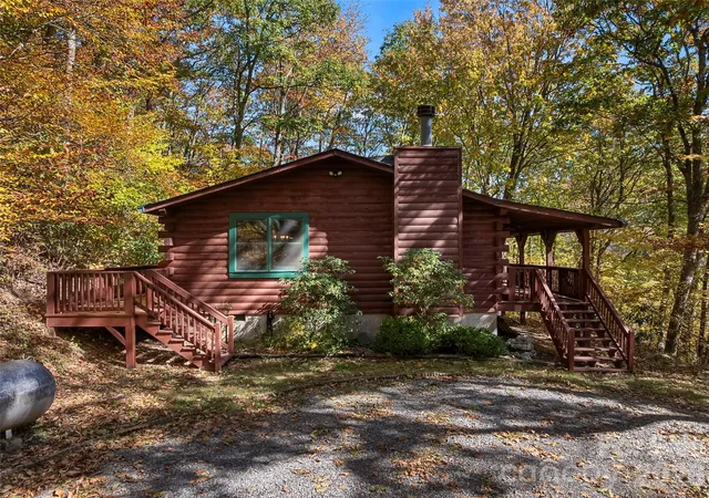 Photo 2 of Single family home for sale at 716 Wolf Laurel Dr, Maggie Valley, NC 28751 | MLS# 4437462 | Listing updated on 2026-10-25