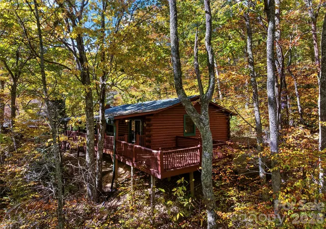 Photo 3 of Single family home for sale at 716 Wolf Laurel Dr, Maggie Valley, NC 28751 | MLS# 4437462 | Listing updated on 2026-10-25