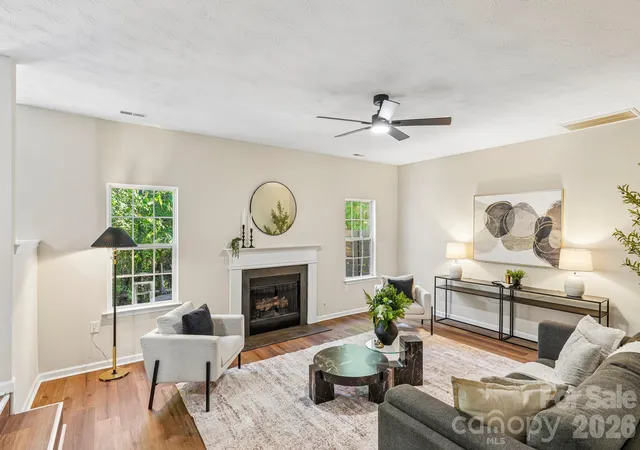 Photo 4 of Single family home for sale at 5102 Eagle Crk Dr, Charlotte, NC 28269 | MLS# 4437464 | Listing updated on 2026-10-30