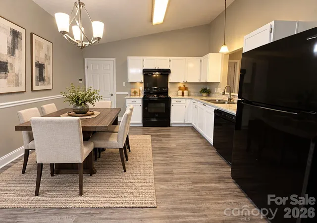 Photo 3 of Sale Pending at 537 Kingville Dr, Charlotte, NC 28213 | MLS# 4437465 | Listing updated on 2026-10-25