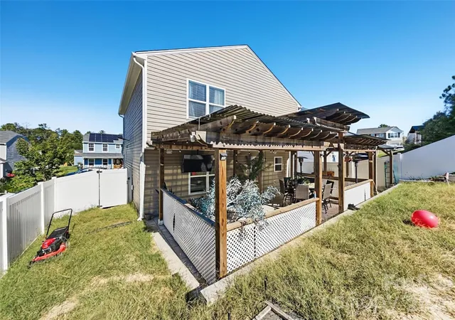 Photo 1 of Single family home for sale at 1905 Buffalo Way, Durham, NC 27704 | MLS# 4437466 | Listing updated on 2026-10-29