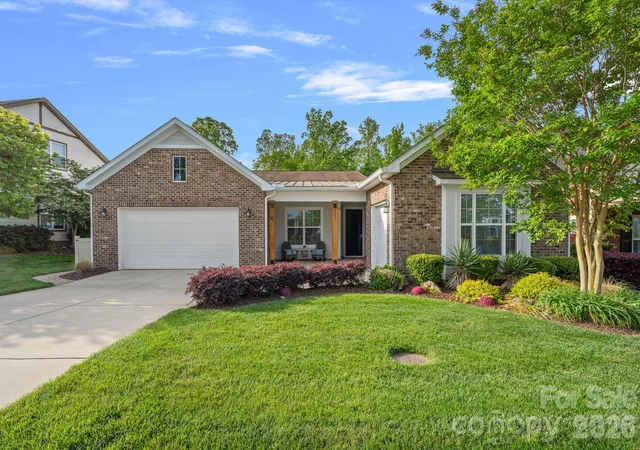 Photo 2 of Single family home for sale at 432 Granite Lake Ct, Denver, NC 28037 | MLS# 4437472 | Listing updated on 2026-10-28