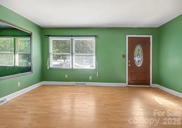 Photo 3 of Single family home for sale at 2800 Parkmont Dr, Charlotte, NC 28208 | MLS# 4437486 | Listing updated on 2026-10-30