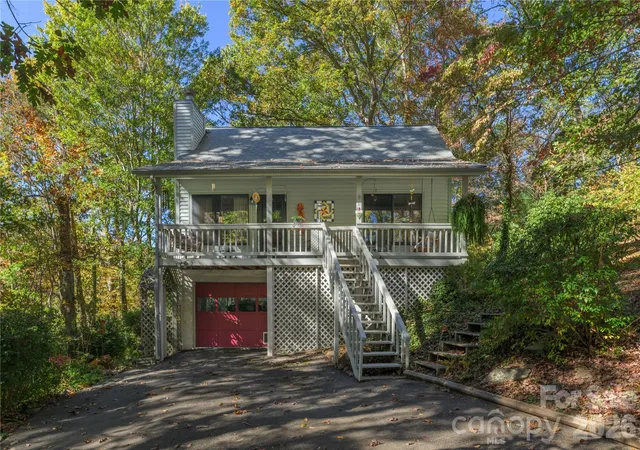 Photo 1 of Single family home for sale at 11 Grant Pl, Clyde, NC 28721 | MLS# 4437497 | Listing updated on 2026-10-26